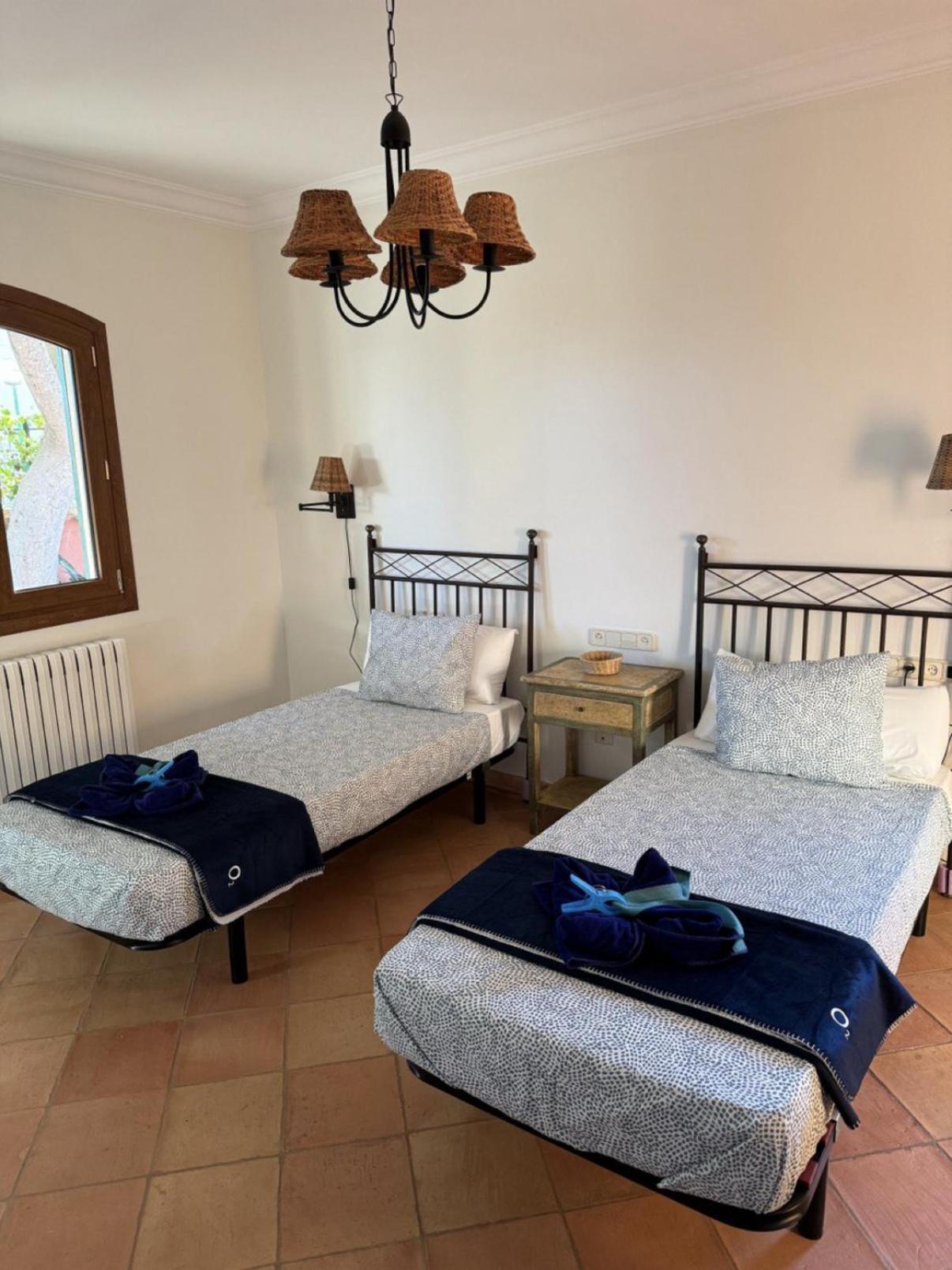 Mallorca Finca Haus Mit Pool Direkt Am Meer Es Trenc, Bootstour Moeglich Sa Ràpita Zewnętrze zdjęcie